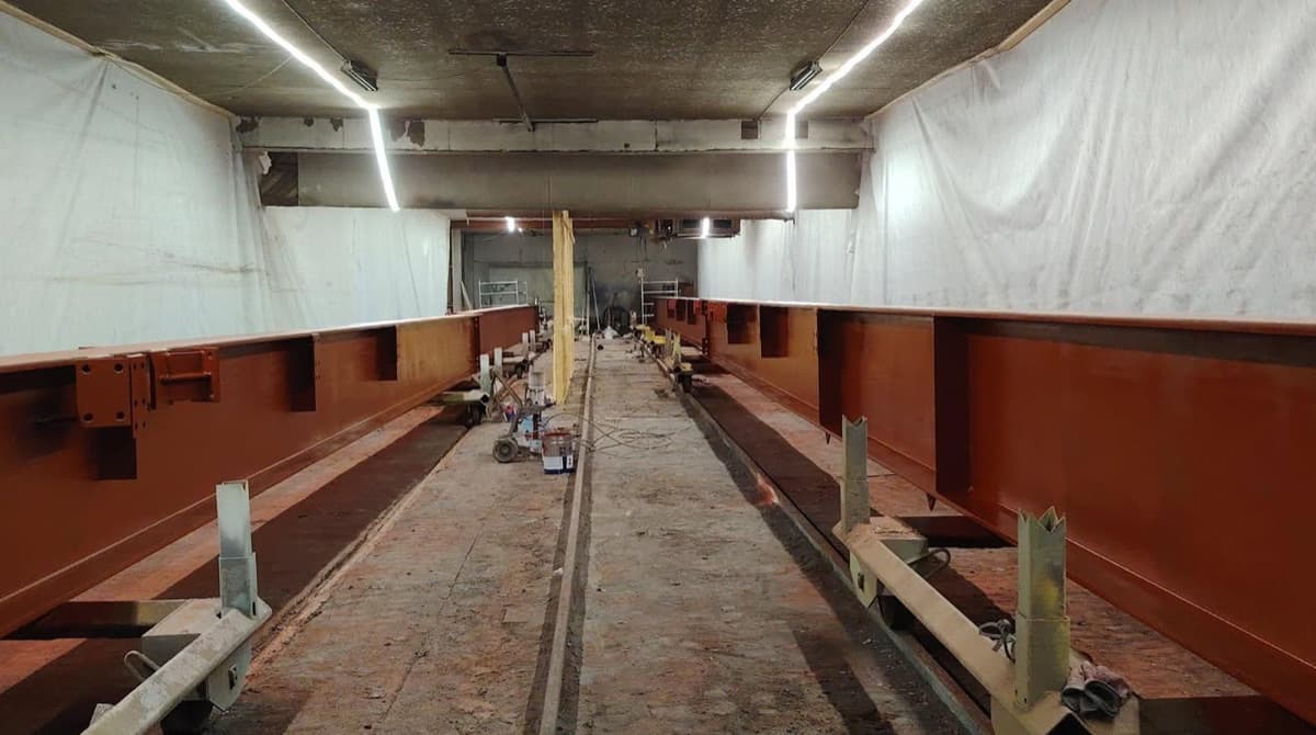 Märkämaalausta tuotantotiloissa